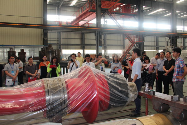 30多家國內(nèi)主流媒體來我公司開展“共舞長(zhǎng)江經(jīng)濟(jì)帶”網(wǎng)絡(luò)主題活動(dòng)(圖4)